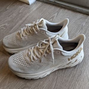 Hika clifton 7 men sz 8.5